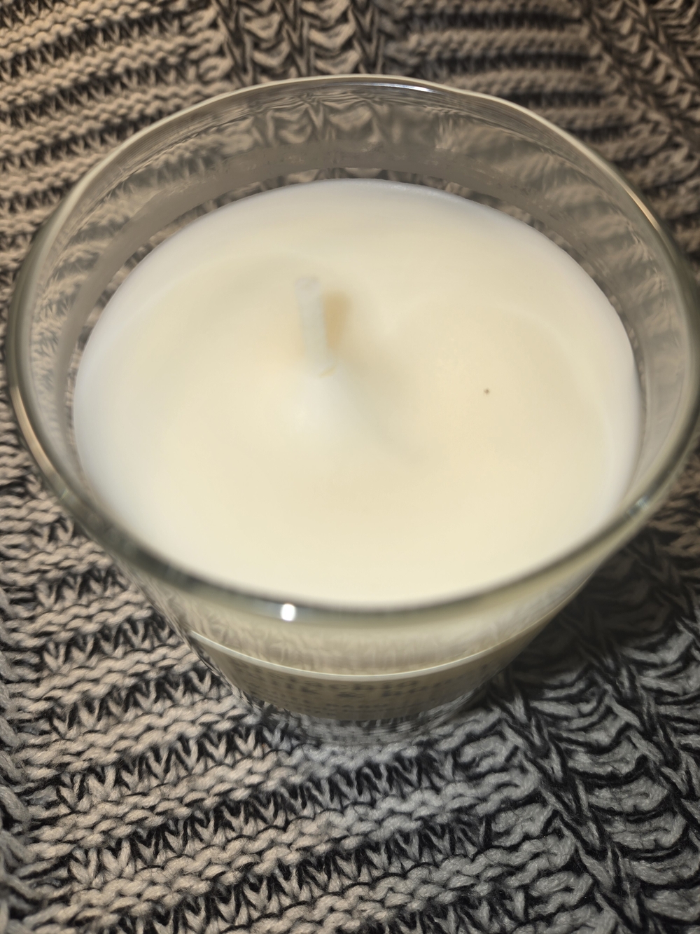 Bath & Body Works Pistachio Milk & Honey Candle — Cream - Picture 3 of 3